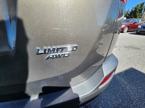 Used 2015 Toyota RAV4 Limited image 19