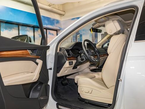 Used 2023 Audi Q5 2.0T Premium Plus w/ Premium Plus Package image 13