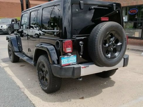 Used 2015 Jeep Wrangler Unlimited Sahara w/ Connectivity Group AWD/4WD image 2