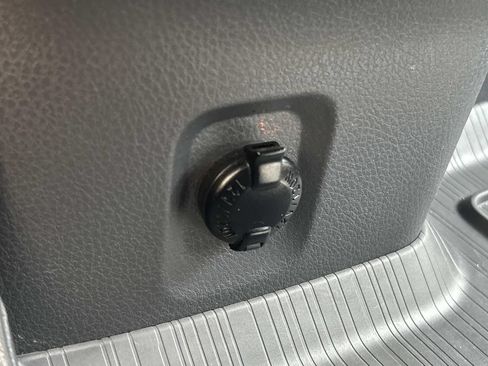 Used 2021 Toyota Sienna XLE w/ XLE Plus Package FWD image 36