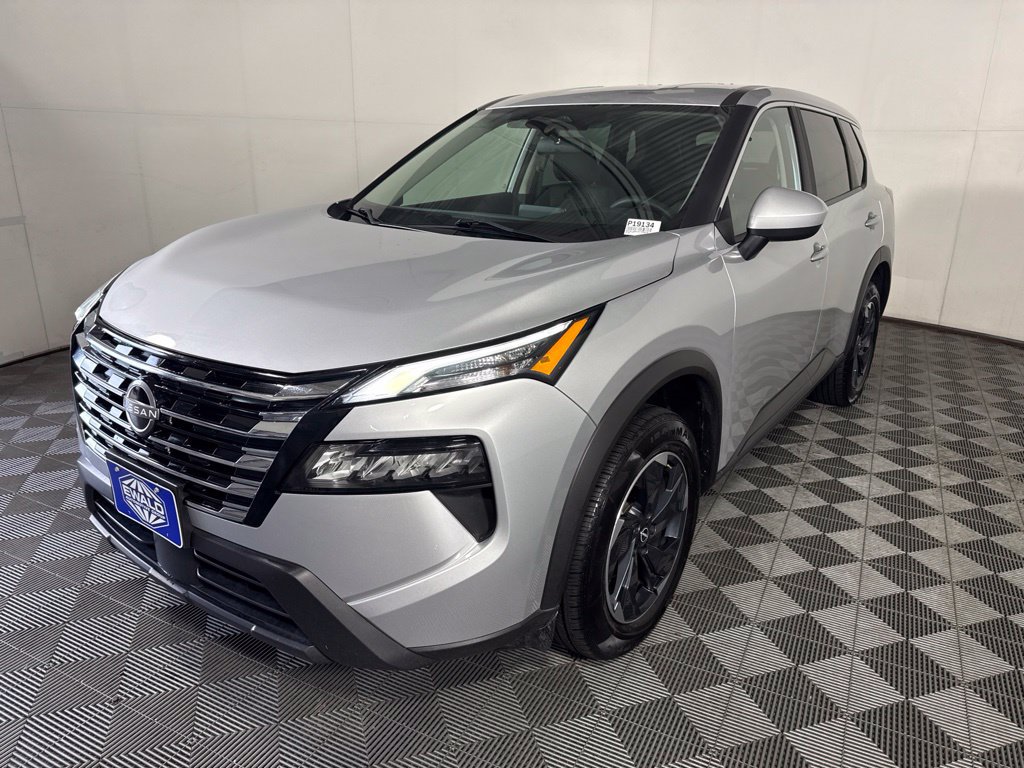 Used 2024 Nissan Rogue SV AWD/4WD image 5