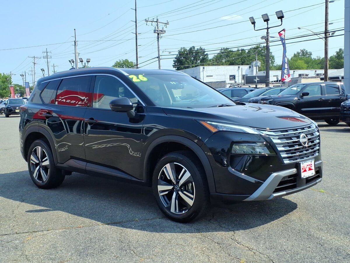 Used 2026 Nissan Rogue SL AWD/4WD image 3