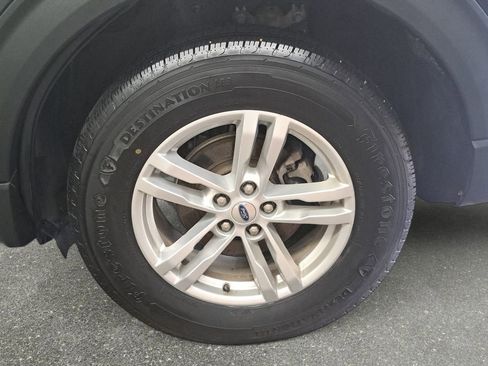 Used 2022 Ford Explorer Base w/ Class IV Trailer Tow Package image 34