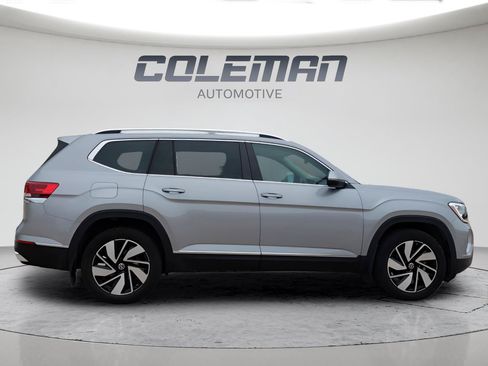 Used 2024 Volkswagen Atlas SEL AWD/4WD image 11