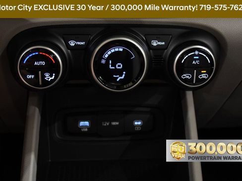 New 2025 Hyundai Venue SEL image 28