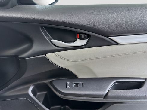 Used 2018 Honda Civic EX image 31