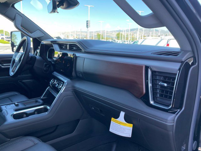 Certified 2026 GMC Sierra 3500 Denali w/ Denali Reserve Package AWD/4WD image 19