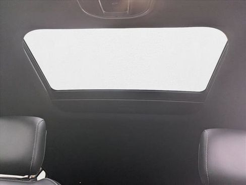 New 2025 Jeep Grand Cherokee L Altitude image 14