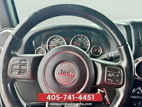 Used 2015 Jeep Wrangler Unlimited Sahara w/ Connectivity Group AWD/4WD image 7