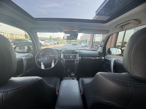Used 2022 Toyota 4Runner Limited AWD/4WD image 15