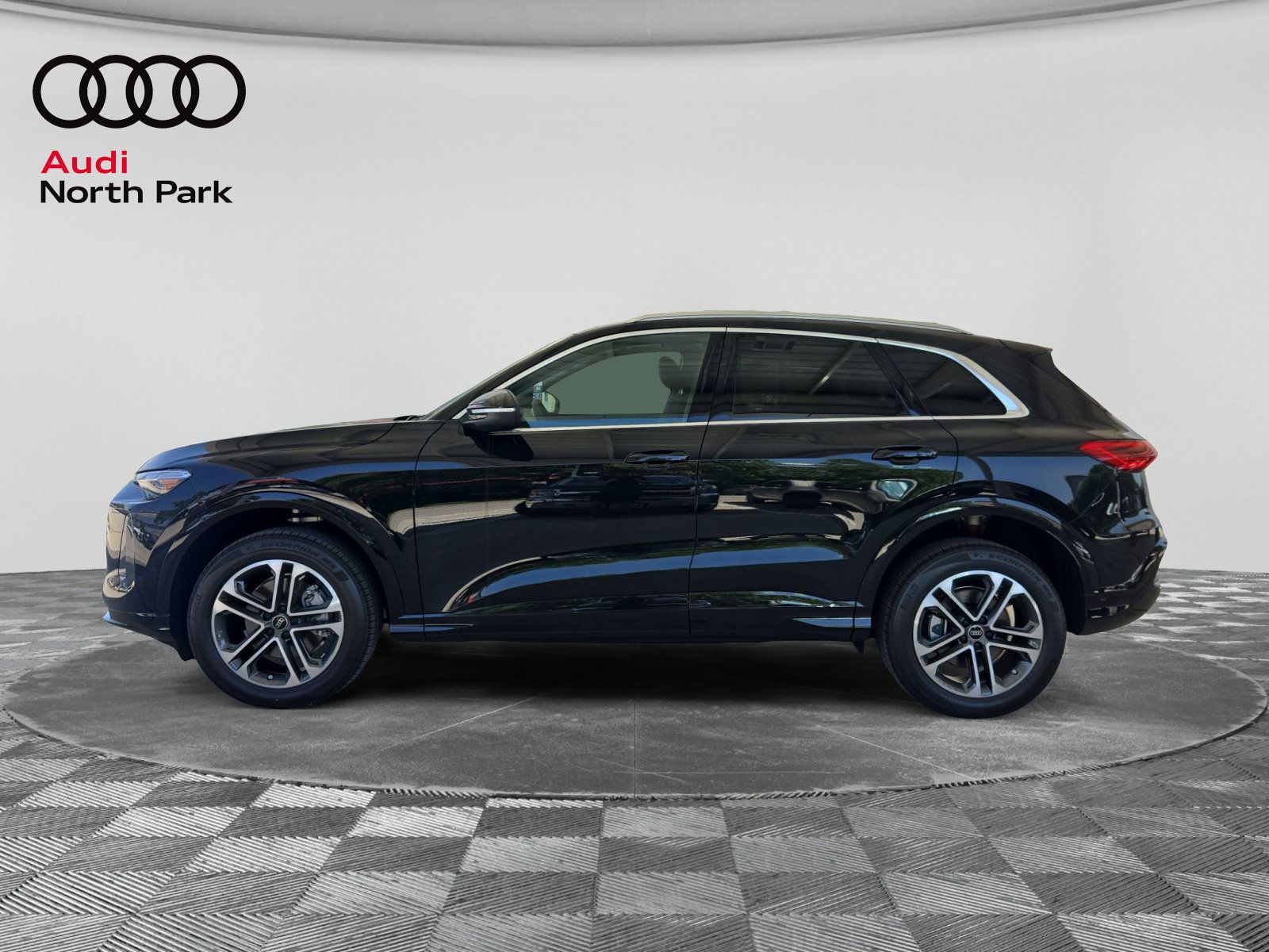 New 2026 Audi Q5 Premium AWD/4WD image 2