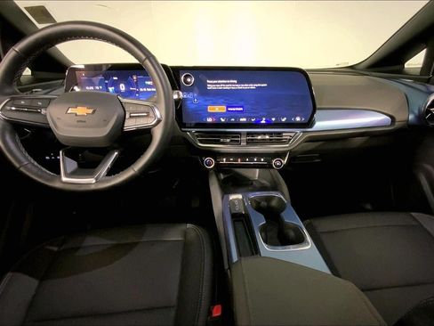 Used 2025 Chevrolet Equinox EV LT w/ Convenience Package FWD image 16