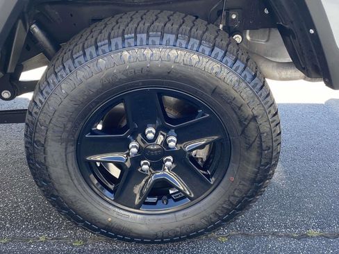 Used 2021 Jeep Gladiator Sport image 22