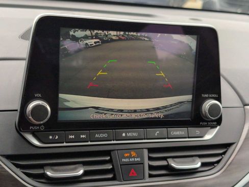 Used 2025 Nissan Altima 2.5 SV FWD image 28