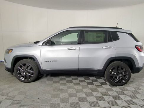 New 2026 Jeep Compass Latitude image 8