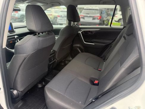 Used 2023 Toyota RAV4 LE AWD/4WD image 16