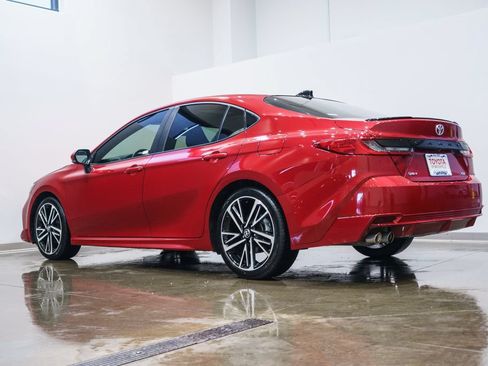 Used 2025 Toyota Camry XSE FWD image 7