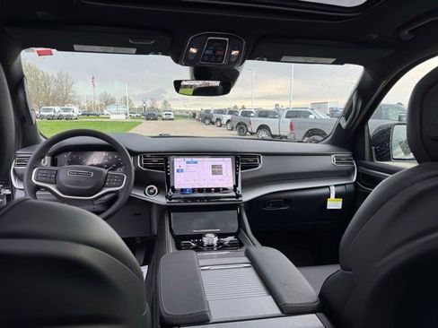 New 2026 Jeep Grand Wagoneer Limited AWD/4WD image 33
