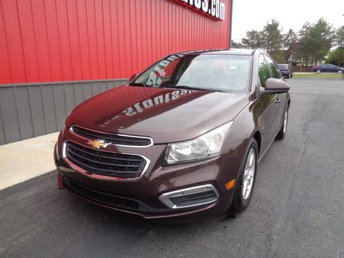 Used 2015 Chevrolet Cruze LT FWD image 1