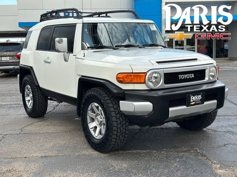 Used 2014 Toyota FJ Cruiser 4WD w/ Convenience Package image 1