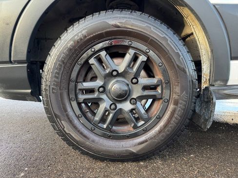 Used 2015 Ford Transit 150 XLT image 13