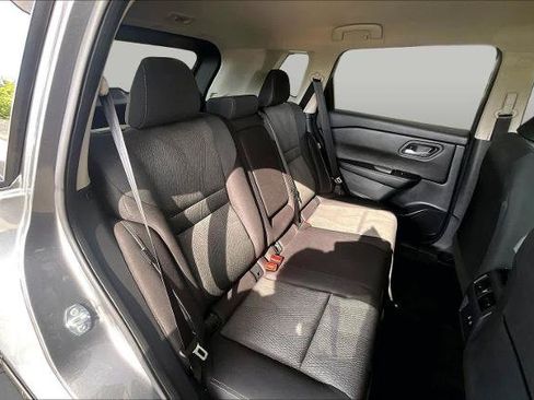Certified 2026 Nissan Rogue SV FWD image 20