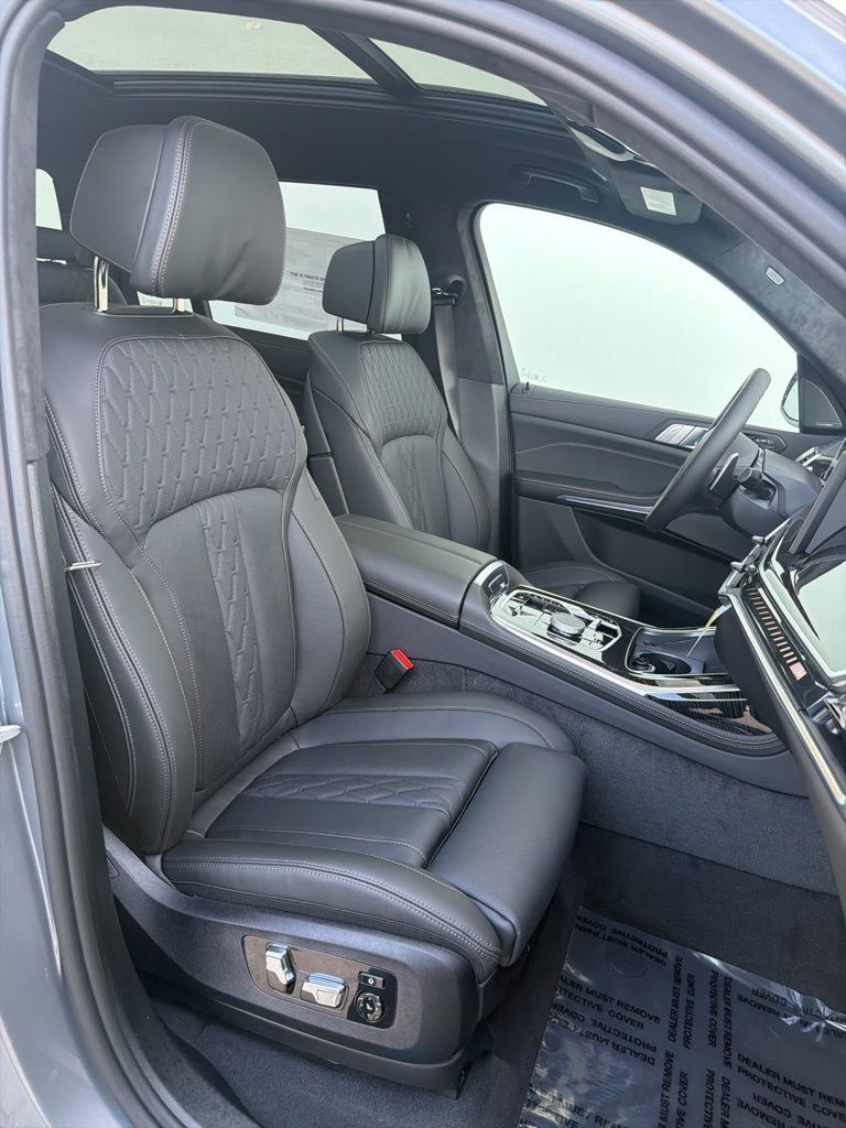 New 2026 BMW X7 M60i AWD/4WD image 33