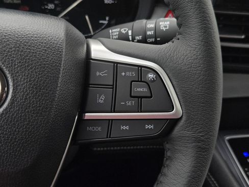 Certified 2026 Toyota Sienna XLE FWD image 23