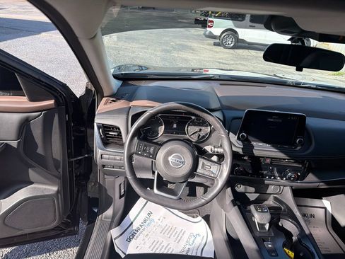 Used 2021 Nissan Rogue SV w/ Premium Package FWD image 13