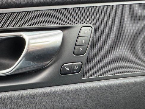 Certified 2023 Volvo XC60 B5 Plus w/ Climate Package image 17