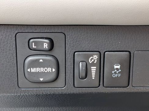Used 2015 Toyota RAV4 XLE FWD image 18