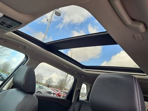 Used 2023 Nissan Rogue SL image 16