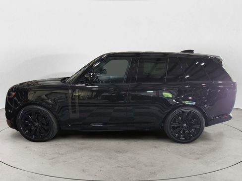 New 2025 Land Rover Range Rover SE image 2