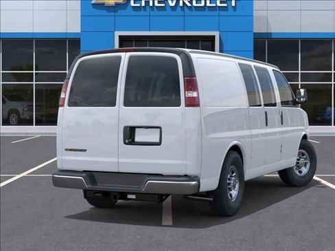 New 2026 Chevrolet Express 2500 w/ Driver Convenience Package image 4