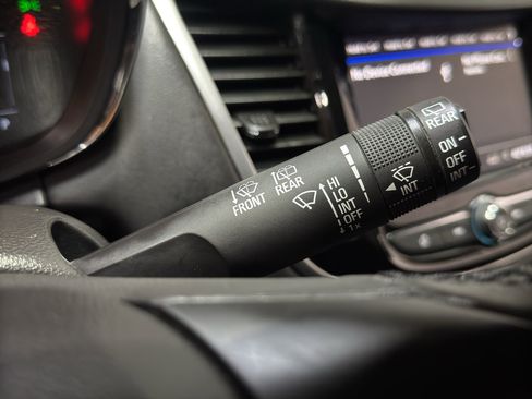 Used 2022 Chevrolet Trax LT w/ Sport Edition image 24