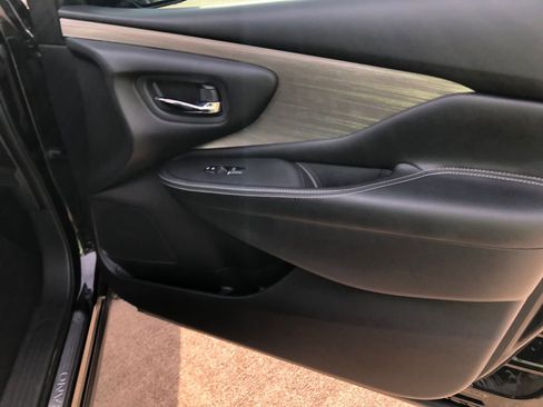 Used 2017 Nissan Murano Platinum w/ Platinum Technology Package image 15