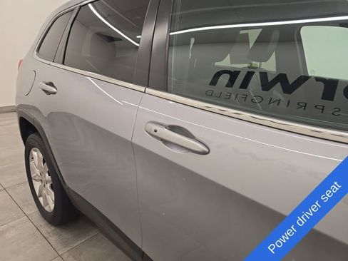 Used 2015 Jeep Cherokee Limited AWD/4WD image 8