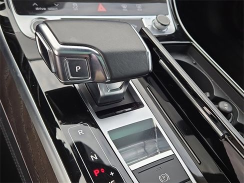 Used 2021 Audi A8 L 4.0T w/ Executive Plus Package image 16