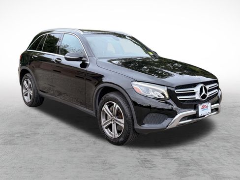 Used 2019 Mercedes-Benz GLC 300 4MATIC image 3