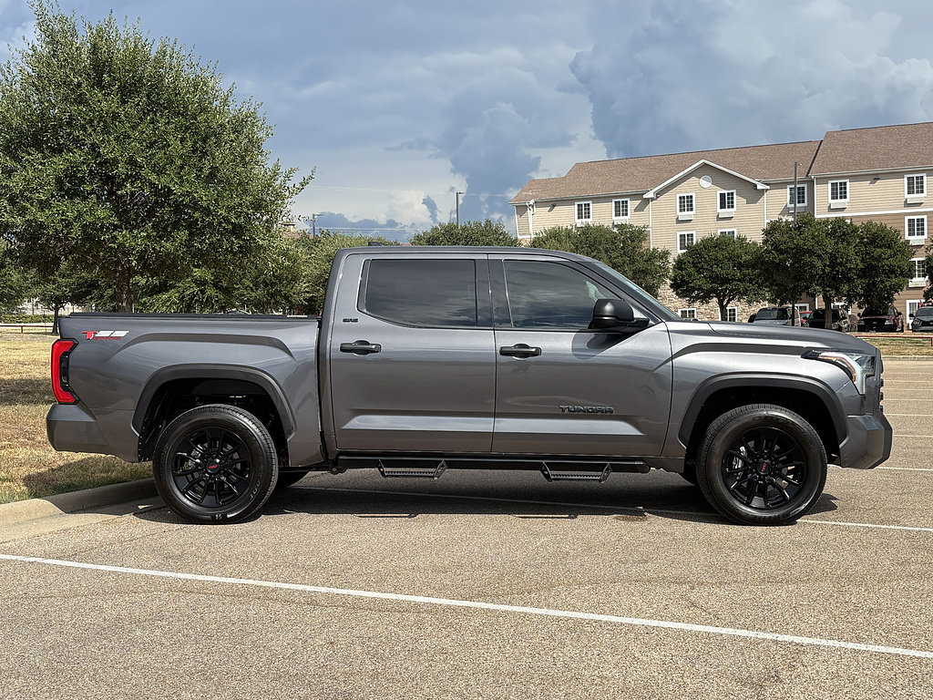 Used 2022 Toyota Tundra SR5 AWD/4WD image 5