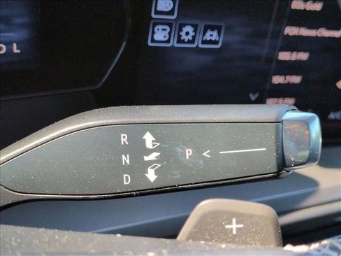 Used 2024 Chevrolet Traverse LT AWD/4WD image 12