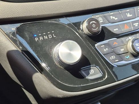 Used 2025 Chrysler Pacifica Select FWD image 20