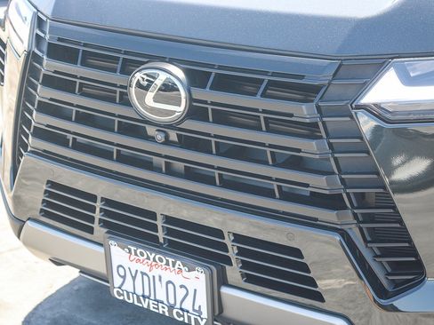 Used 2026 Lexus GX 550 AWD/4WD image 6