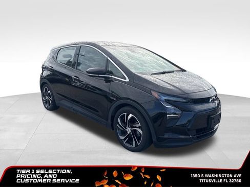 Used 2022 Chevrolet Bolt LT w/ Infotainment Package FWD image 7