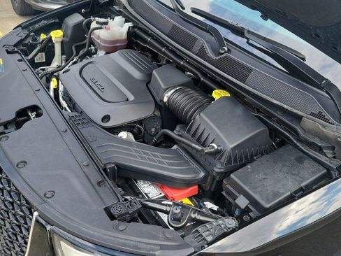 Used 2025 Chrysler Pacifica Select FWD image 40