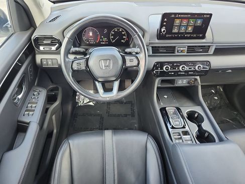 Certified 2023 Honda Pilot Touring image 19