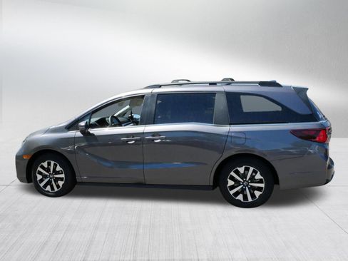 Certified 2026 Honda Odyssey EX-L image 4