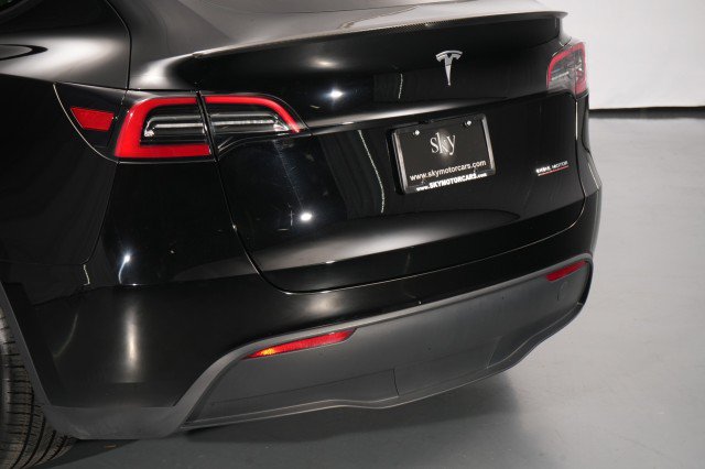 Used 2023 Tesla Model Y Performance AWD/4WD image 14