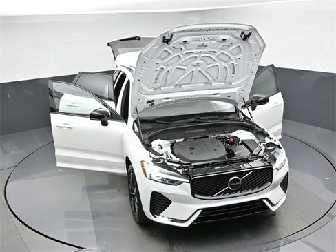New 2026 Volvo XC60 B5 Core w/ Climate Package image 49