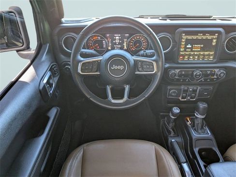 Used 2021 Jeep Wrangler Unlimited Sahara image 2